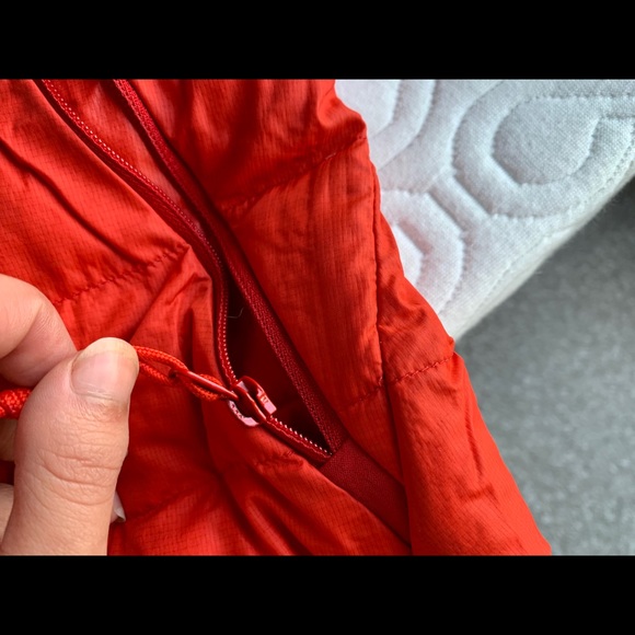 Women’s Small Red/Orange Arcteryx Cerium LT Hoody - Picture 4 of 5
